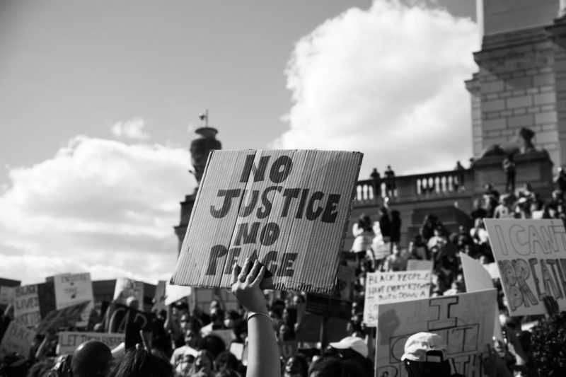 A photo of the protests in America after the murder of George Floyd.